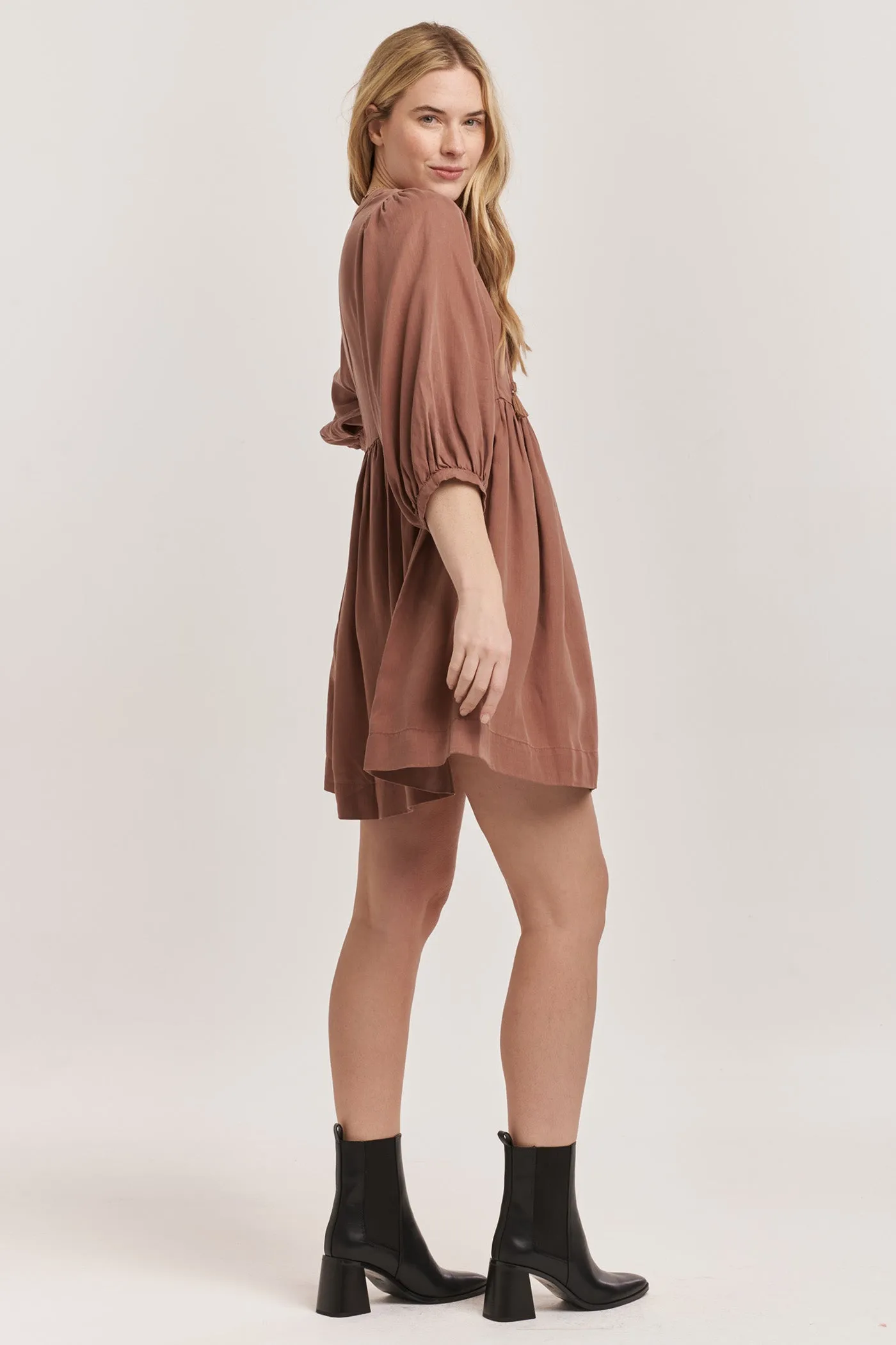 ALEXIS LONG SLEEVE RELAXED FIT DRESS NUTSHELL