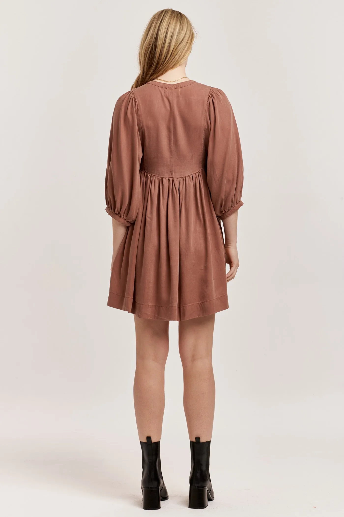 ALEXIS LONG SLEEVE RELAXED FIT DRESS NUTSHELL