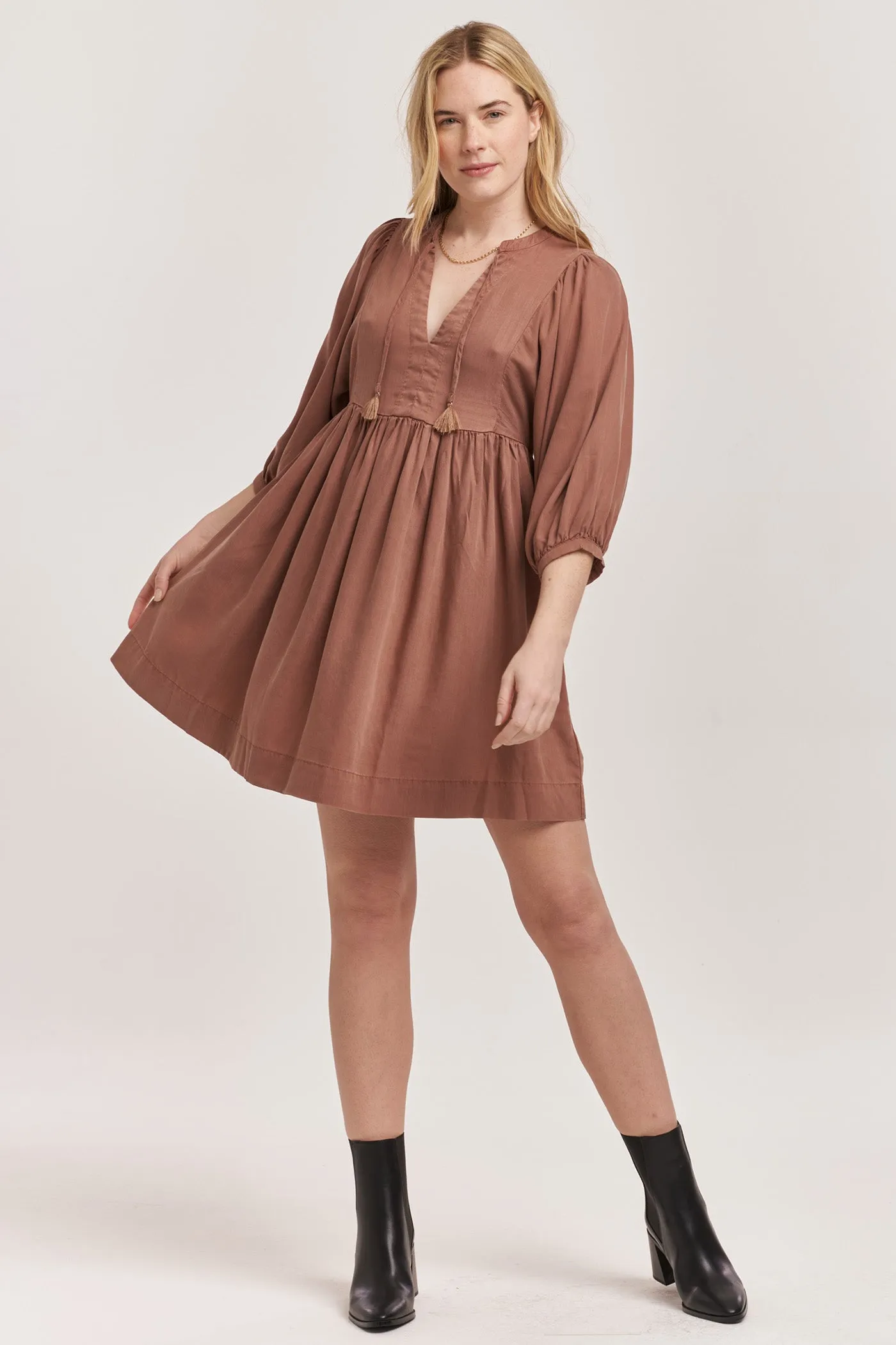 ALEXIS LONG SLEEVE RELAXED FIT DRESS NUTSHELL