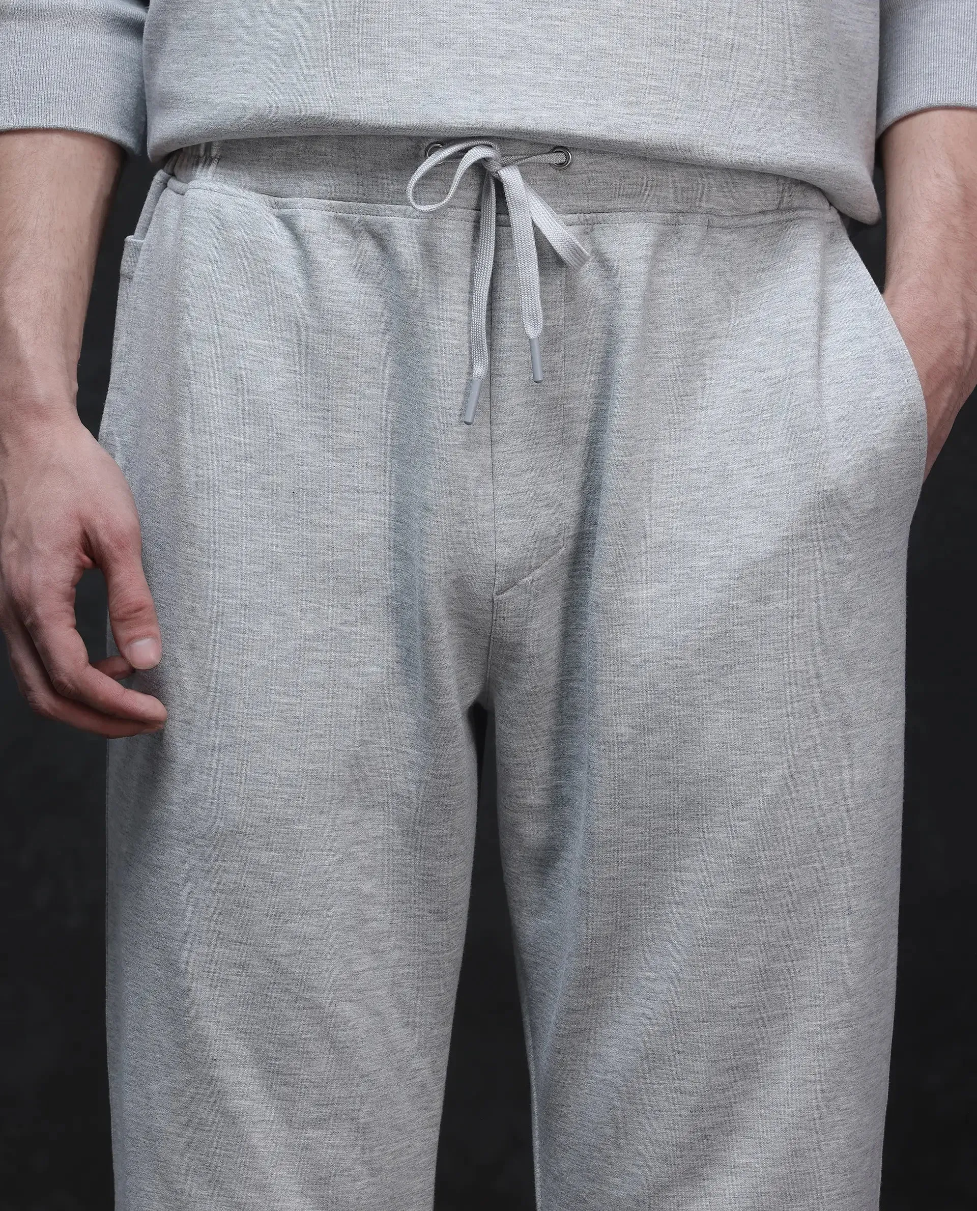 Rare Rabbit Men Renk Melange Grey Modal Fabric Drawstring Closure Baggy Fit Plain Track Pant