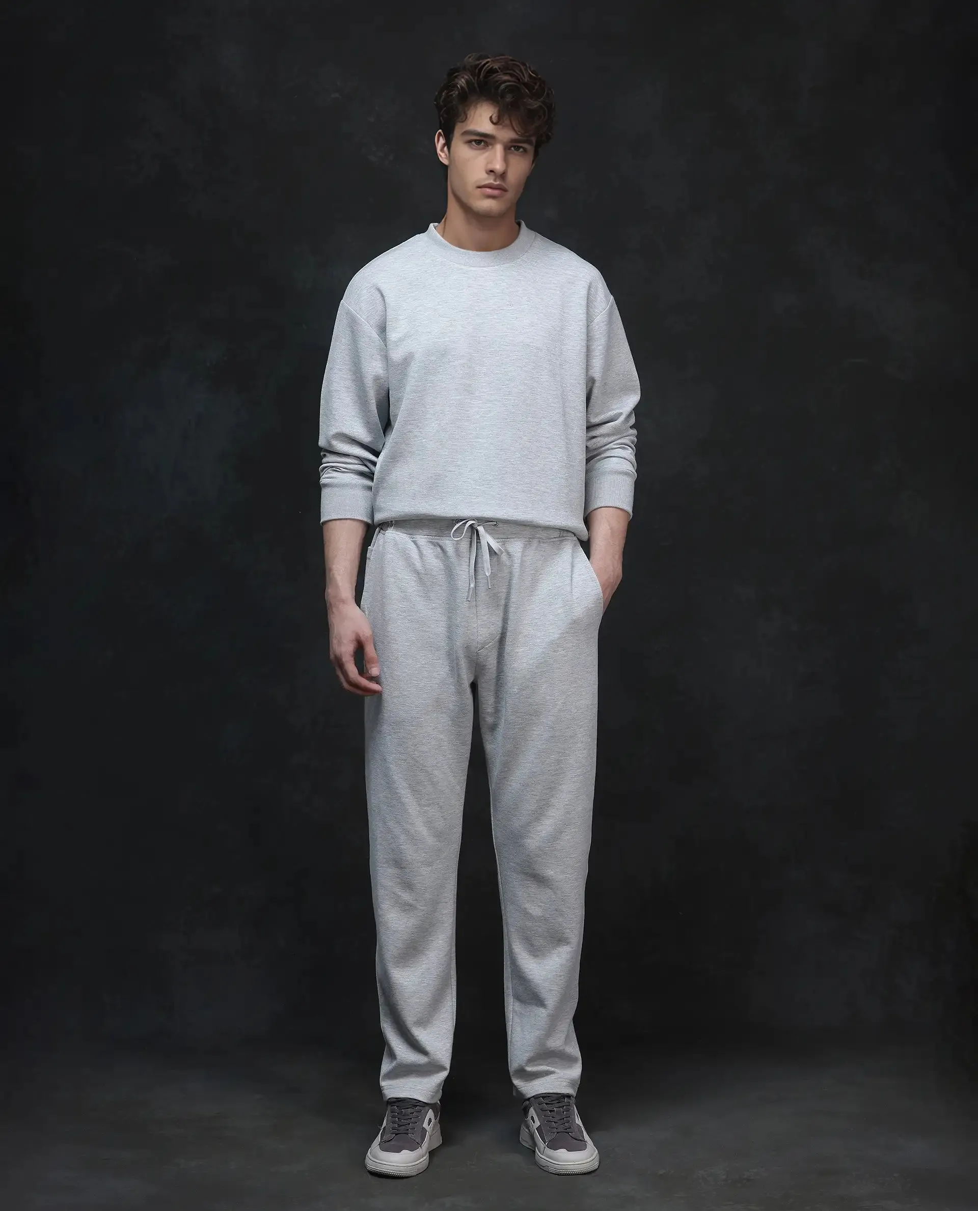 Rare Rabbit Men Renk Melange Grey Modal Fabric Drawstring Closure Baggy Fit Plain Track Pant