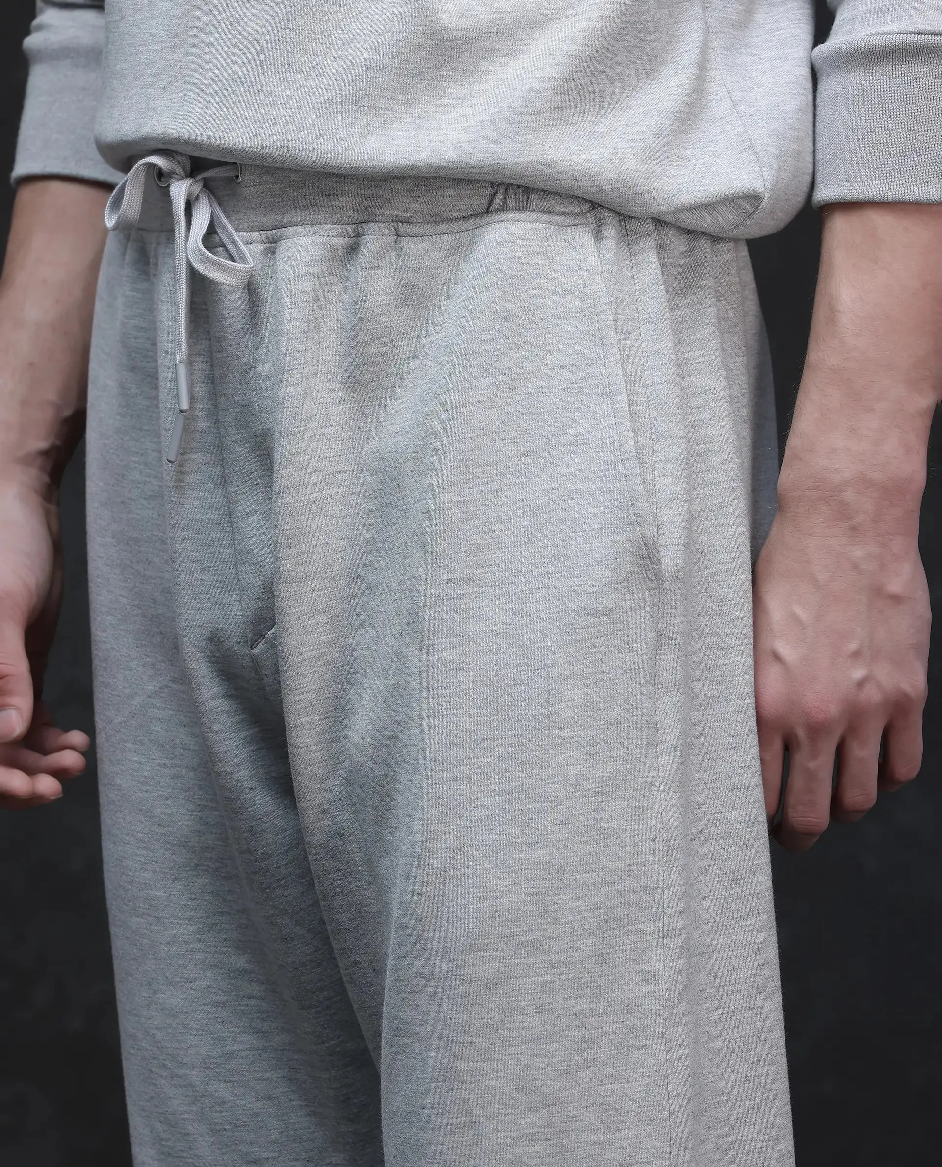 Rare Rabbit Men Renk Melange Grey Modal Fabric Drawstring Closure Baggy Fit Plain Track Pant